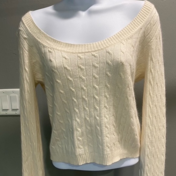 MODA International Silk Crop Sweater - Picture 2 of 9